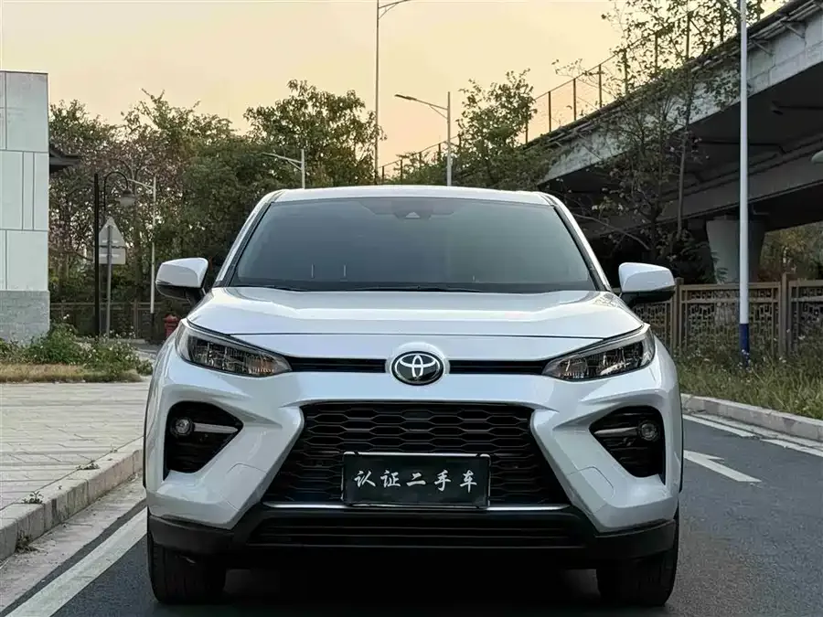 Toyota Wildlander Wildlander 2023 2.0L CVT 2WD Urban Edition 2023 — фото 1, купить с доставкой в Москву