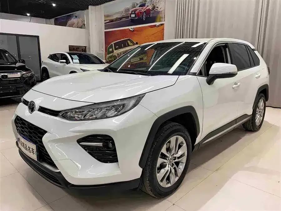 Toyota Wildlander Wildlander 2023 2.0L CVT 2WD Urban Edition 2024 — фото 1, купить с доставкой в Москву