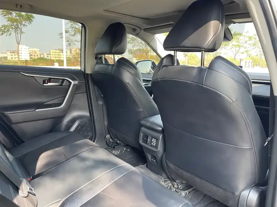 Toyota Wildlander Wildlander 2022 2.0L CVT 4WD Luxury Edition 2022 — миниатюра 4
