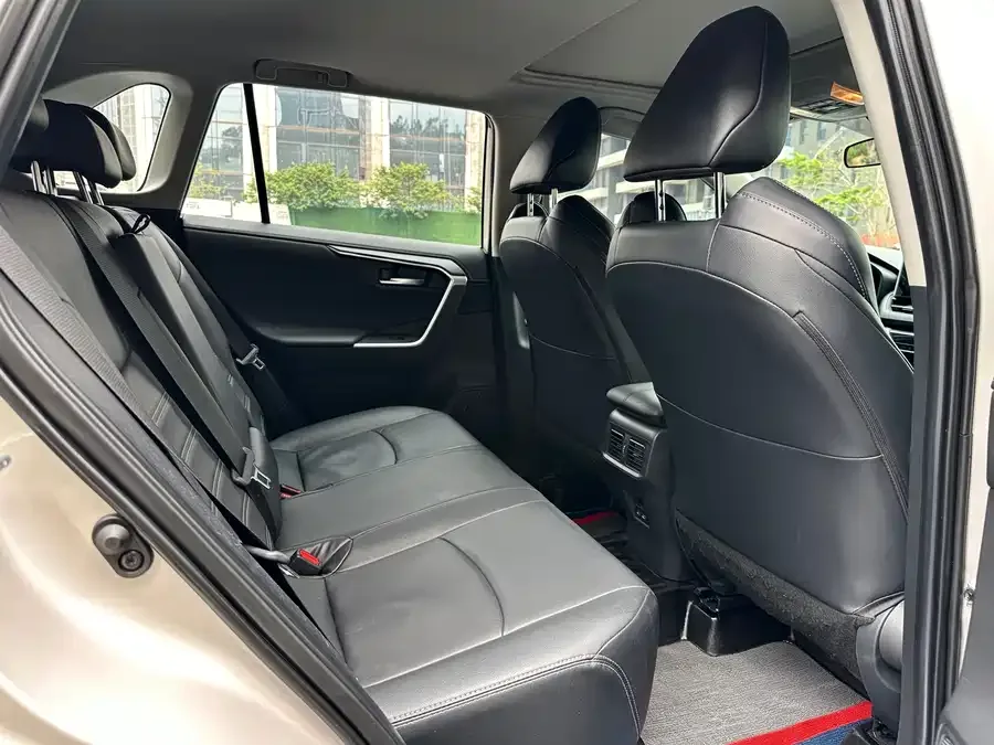 Toyota Wildlander Wildlander 2022 2.0L CVT 2WD Luxury Edition 2022 — миниатюра 3
