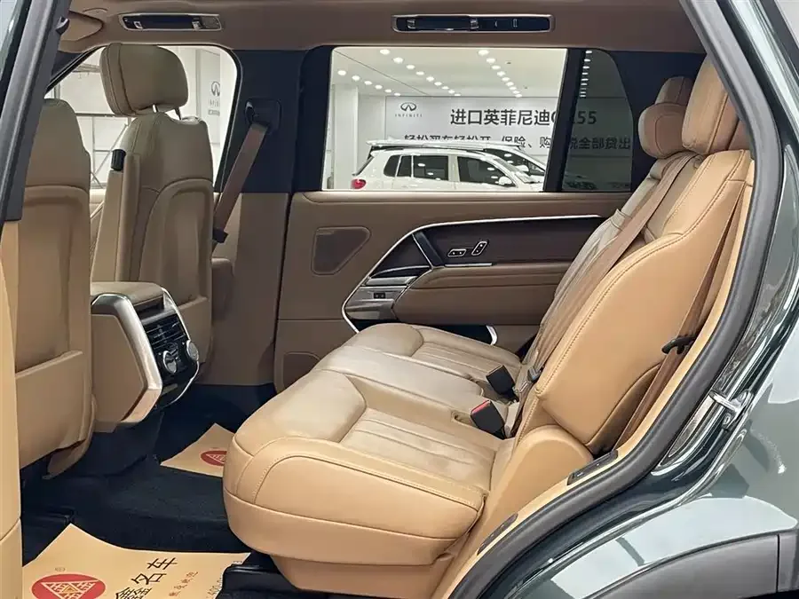 Land Rover Range Rover Range Rover 2023 3.0 L6 400PS Seven-seat Extended Edition 2023 — миниатюра 4