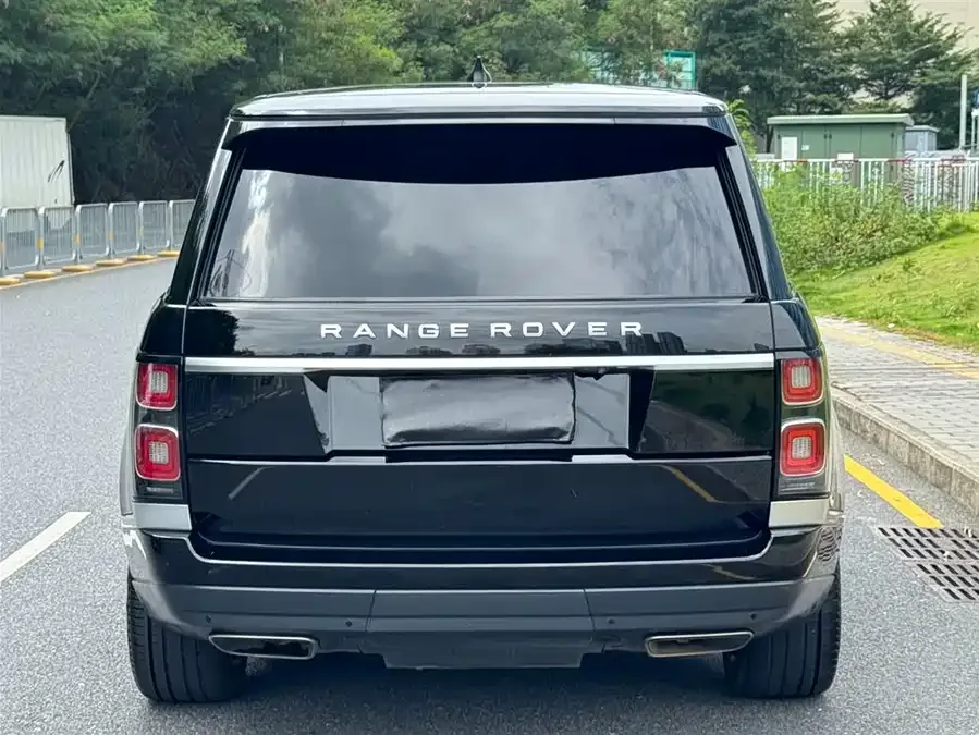 Land Rover Range Rover Range Rover 2020 3.0 L6 Legend Extended Edition 2022 — миниатюра 2