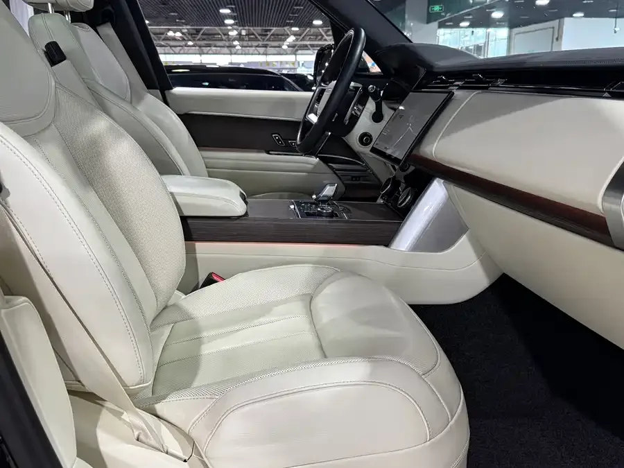 Land Rover Range Rover Range Rover 2023 3.0 L6 400PS Seven-seat Extended Edition 2023 — миниатюра 2