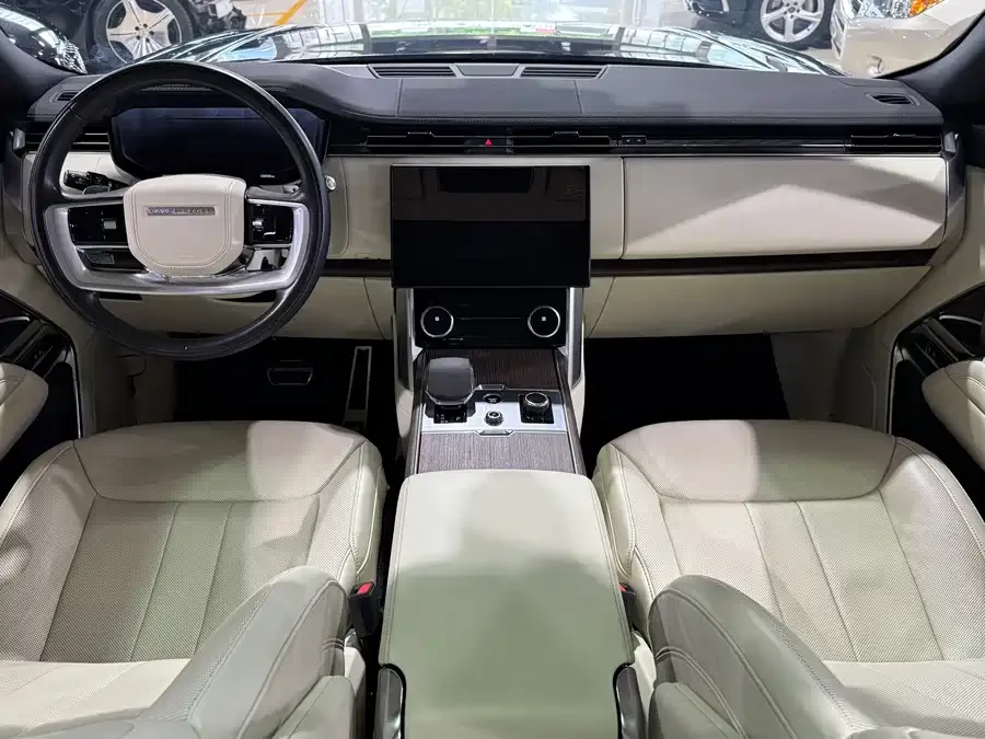 Land Rover Range Rover Range Rover 2023 3.0 L6 400PS Seven-seat Extended Edition 2023 — миниатюра 3