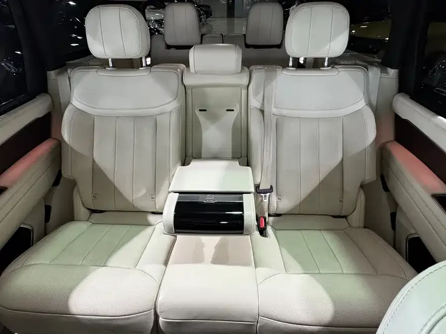 Land Rover Range Rover Range Rover 2023 3.0 L6 400PS Seven-seat Extended Edition 2023 — миниатюра 4