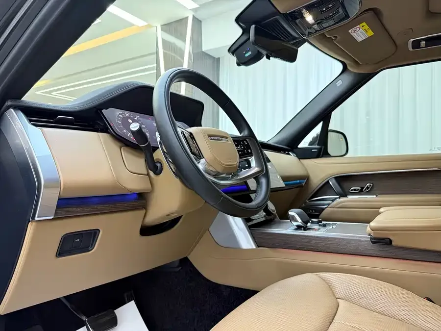 Land Rover Range Rover Range Rover 2023 3.0 L6 360PS Grand Edition 2023 — миниатюра 2