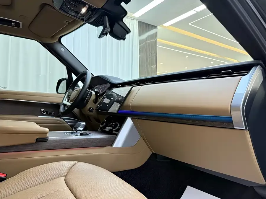Land Rover Range Rover Range Rover 2023 3.0 L6 360PS Grand Edition 2023 — миниатюра 3