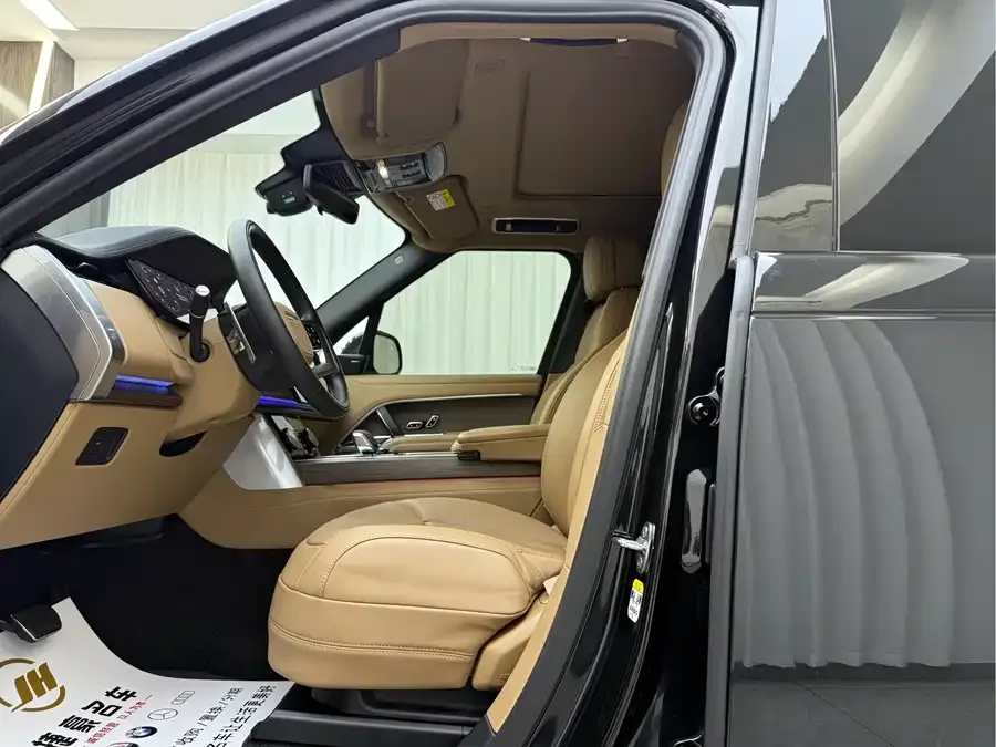 Land Rover Range Rover Range Rover 2023 3.0 L6 360PS Grand Edition 2023 — миниатюра 4