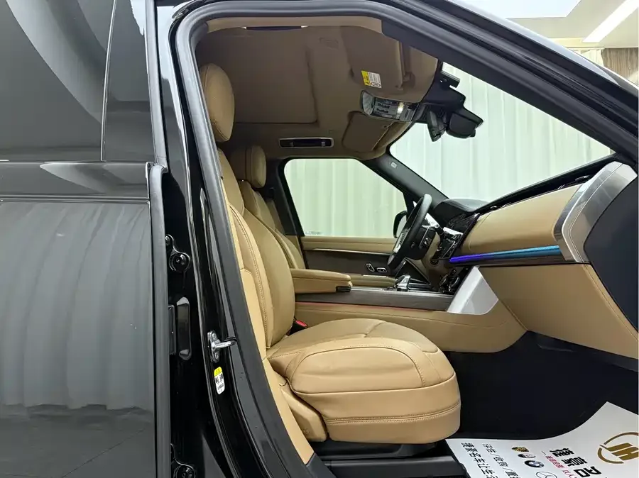Land Rover Range Rover Range Rover 2023 3.0 L6 360PS Grand Edition 2023 — миниатюра 5