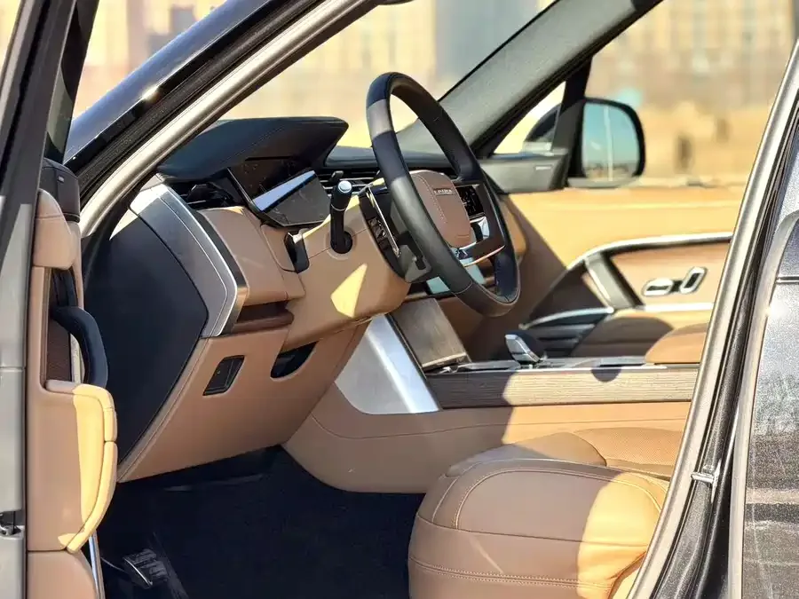 Land Rover Range Rover Range Rover 2023 3.0 L6 400PS Seven-seat Extended Edition 2023 — миниатюра 2