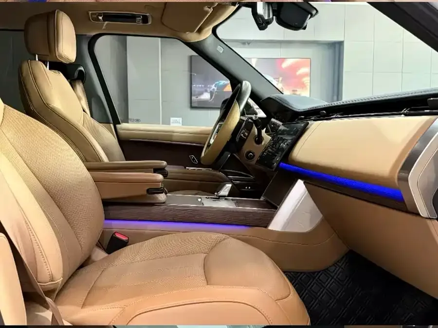Land Rover Range Rover Range Rover 2024 3.0 L6 400PS Grand Extended Edition 7 Seaters 2024 — миниатюра 3