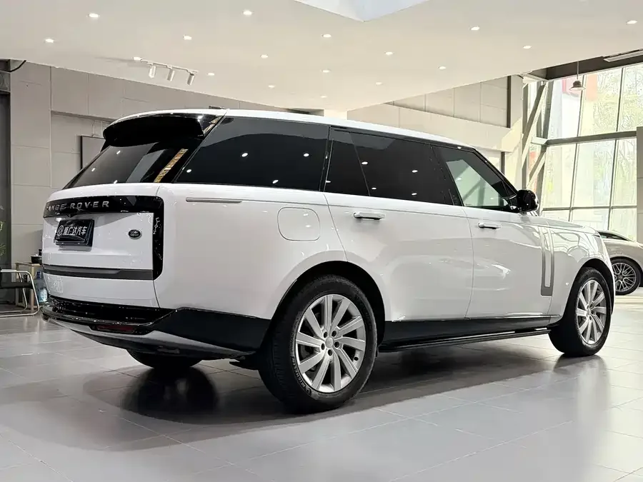 Land Rover Range Rover Range Rover 2024 3.0 L6 400PS Grand Extended Edition 7 Seaters 2024 — миниатюра 4