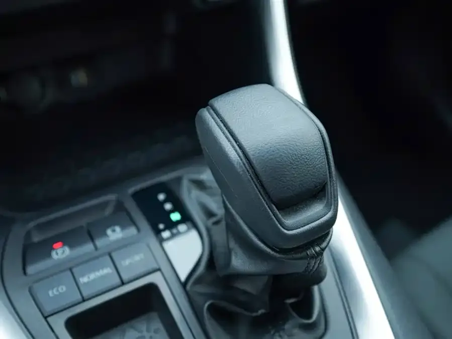 Toyota Wildlander Wildlander 2023 2.0L CVT 2WD Leading Edition 2023 — миниатюра 3