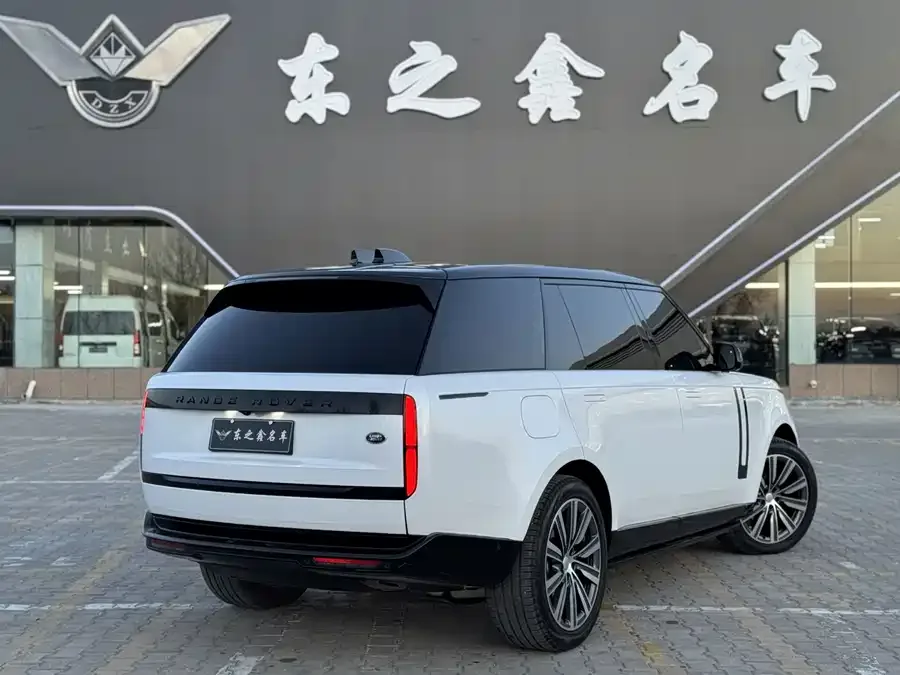 Land Rover Range Rover Range Rover 2025 3.0 L6 400PS Genesis Extended Edition 2025 — миниатюра 2