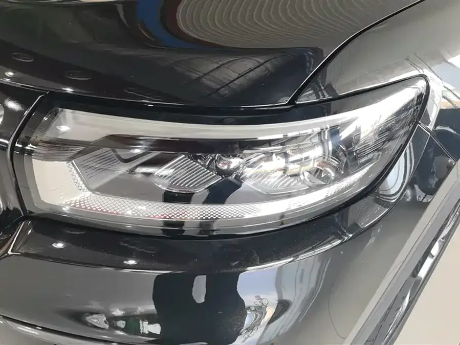 Jeep Commander Commander 2022 2.0T two-wheel drive luxury version 2022 — миниатюра 2