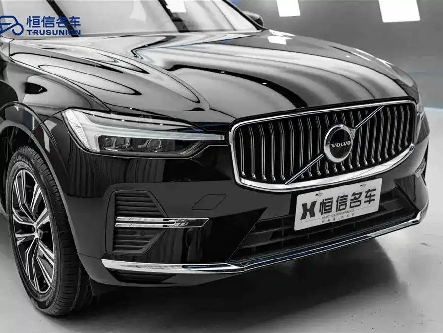 Volvo XC60 2022 B5 four-wheel drive Zhiyuan Deluxe Edition 2022 — миниатюра 3