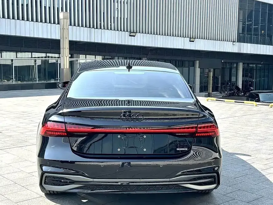 Audi A7L 2024 45TFSI S-line Dream Flow Crystal Set 2024 — миниатюра 3