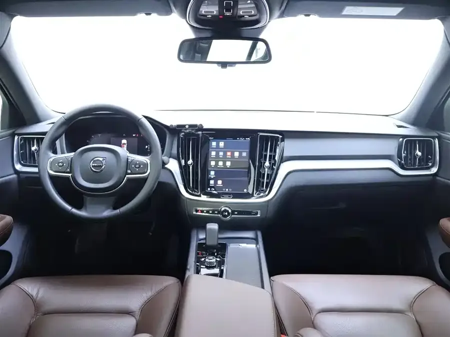 Volvo S60 2023 B4 Zhiyi Luxury Edition 2023 — миниатюра 4