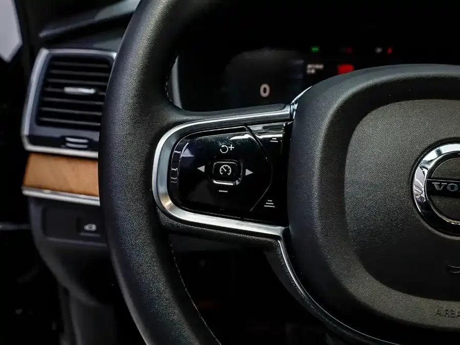 Volvo XC90 2023 B5 Zhixing Deluxe Edition 7-seater 2023 — миниатюра 2