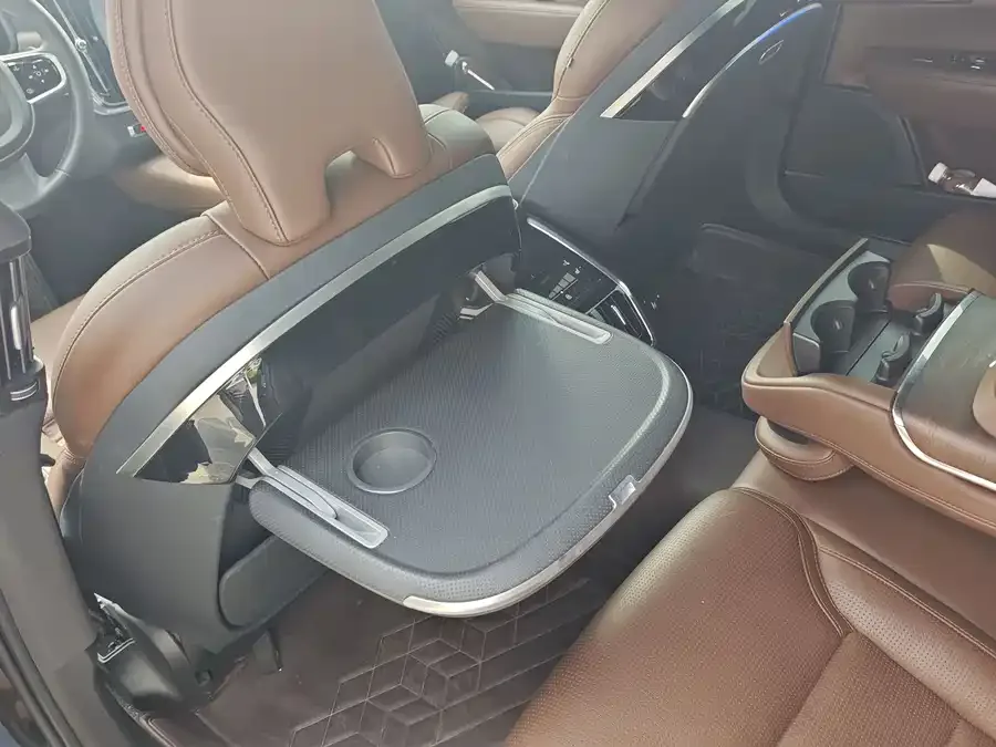 Volvo S90 2024 B5 Smart Luxury Edition 2024 — миниатюра 3