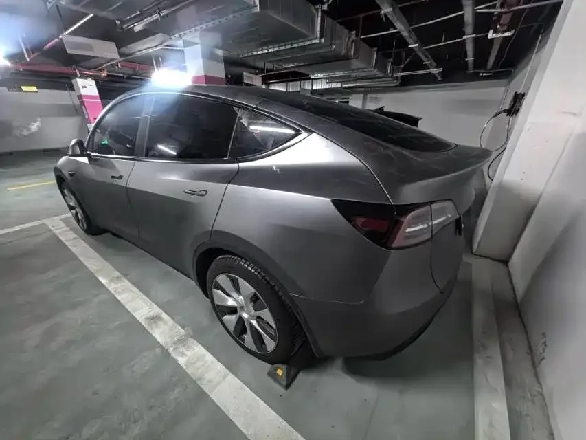 Tesla Model Y Model Y 2022 facelift rear-wheel drive version 2023 — миниатюра 3