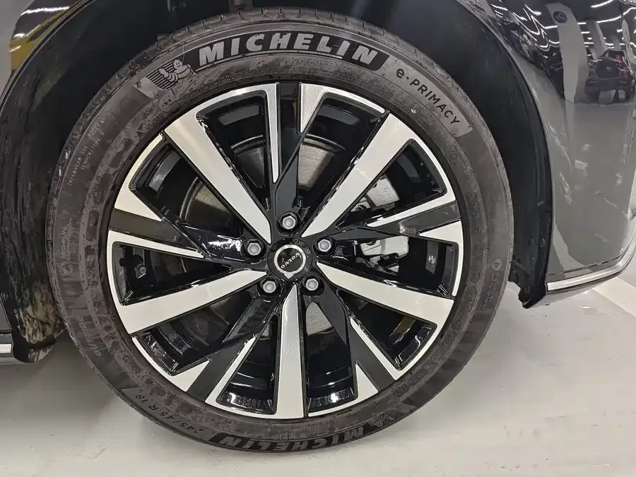 Volvo S90 2026 B5 Zhiyi Luxury Edition 2026 — миниатюра 2