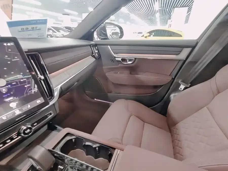 Volvo S90 2026 B5 Zhiyi Luxury Edition 2026 — миниатюра 5