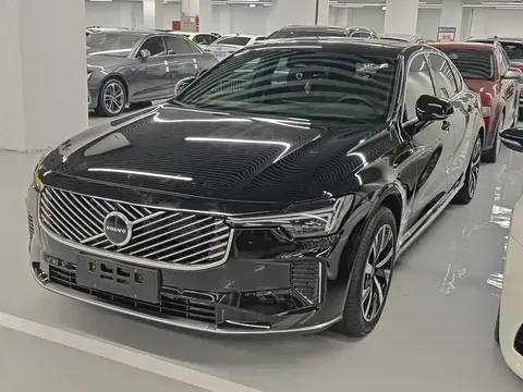 Volvo S90 2026 купить в Москве
