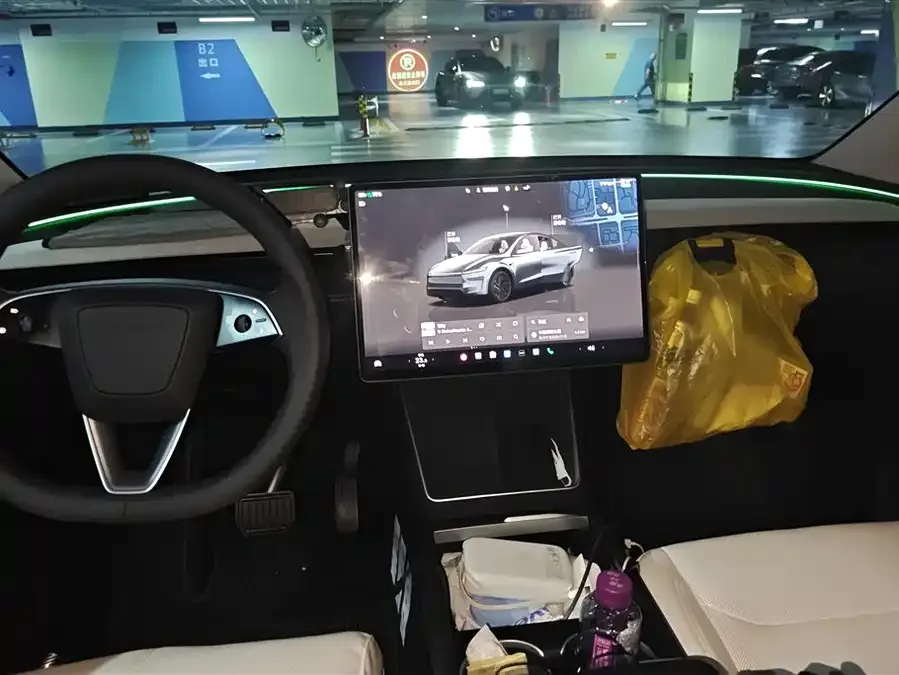 Tesla Model Y Model Y 2025 facelift long-range all-wheel drive version 2025 — миниатюра 4