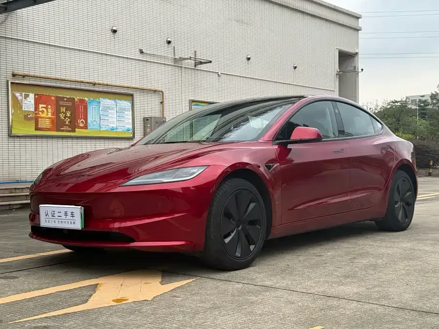 Tesla Model 3 2025