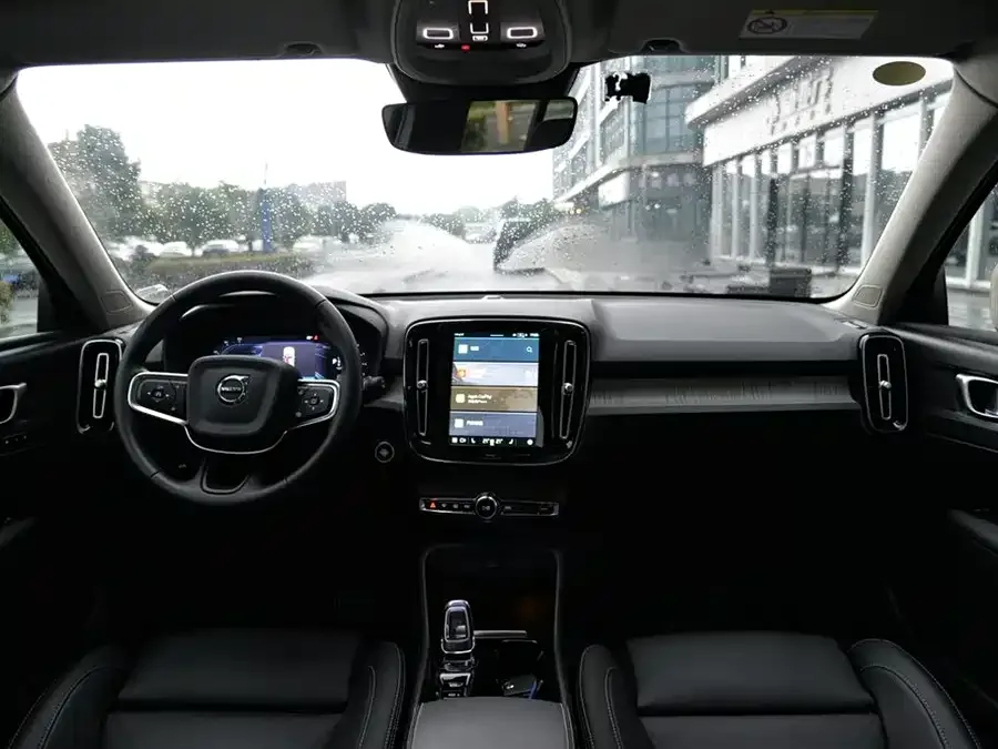 Volvo XC40 2025 B4 4WD Zhiyuan Luxury Edition 2024 — миниатюра 4