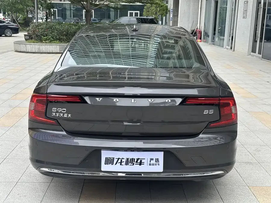 Volvo S90 2024 B5 Luxury Edition 2024 — миниатюра 2