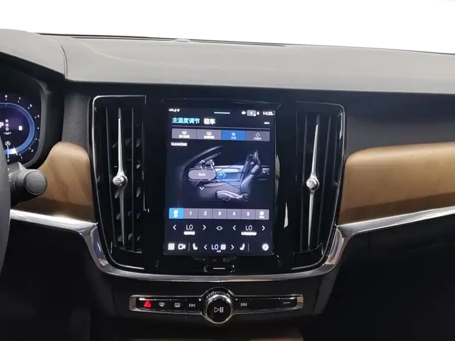 Volvo S90 2024 B5 Luxury Edition 2023 — миниатюра 4