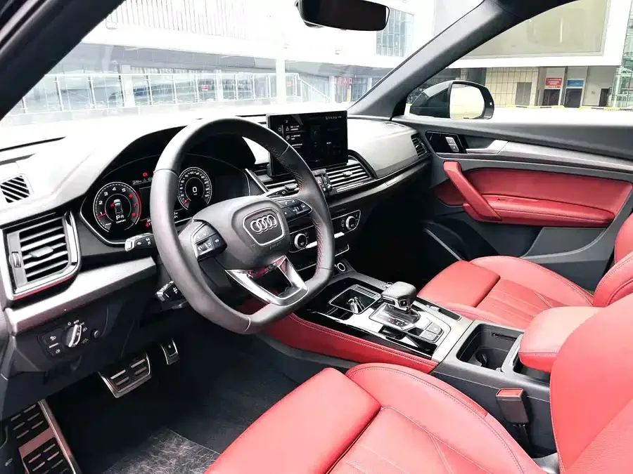 Audi Q5L 2024 40 TFSI Luxury Dynamic Edition 2024 — миниатюра 3