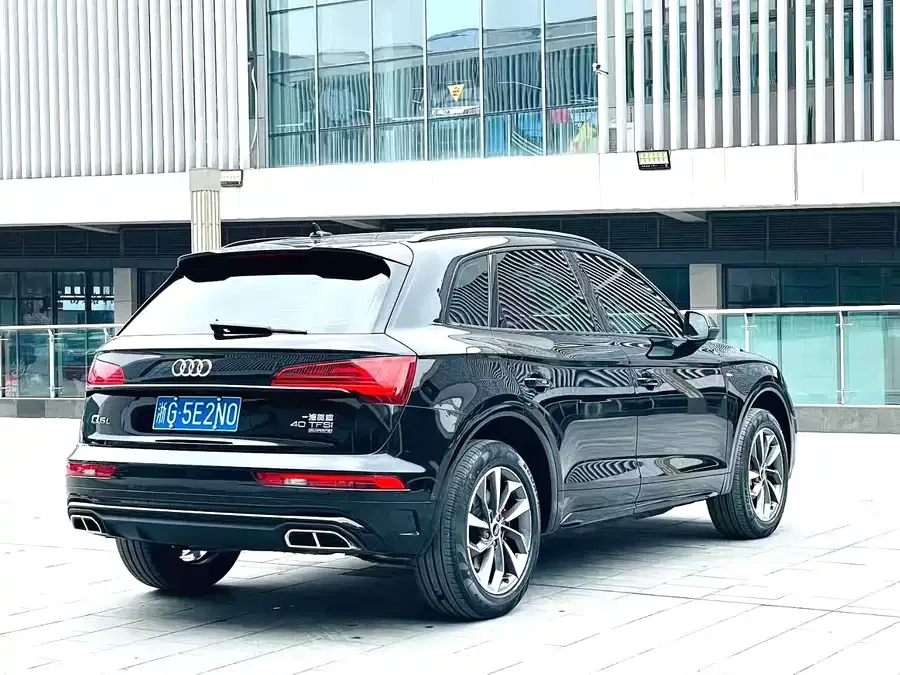 Audi Q5L 2024 40 TFSI Luxury Dynamic Edition 2024 — миниатюра 4