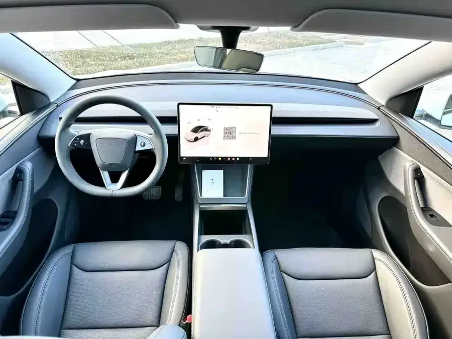 Tesla Model Y Model Y 2026 Rear-Wheel Drive 2026 — миниатюра 4