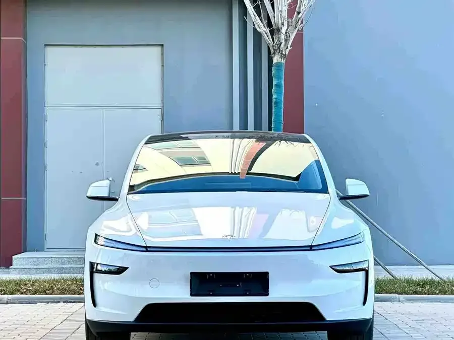 Tesla Model Y 2026