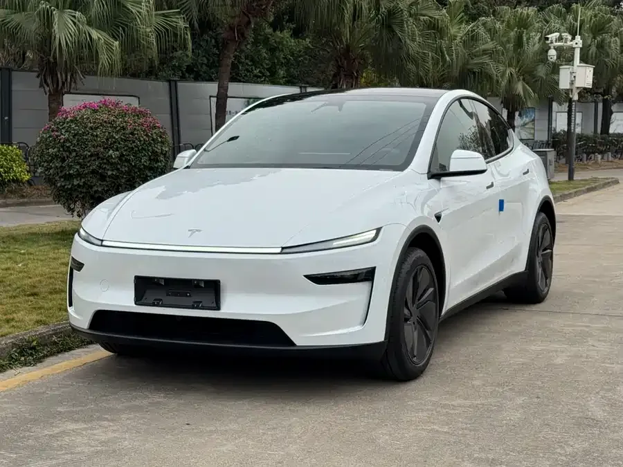 Tesla Model Y 2026