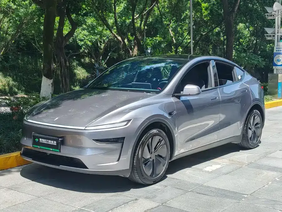 Tesla Model Y 2026