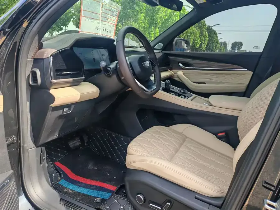 Geely Monjaro Xingyue L 2025 Dongfangyao 2.0TD Automatic Star-gazing Edition 2025 — миниатюра 4