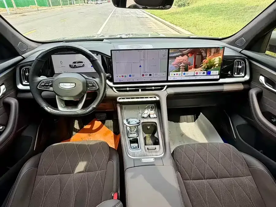 Geely Monjaro Geely Xingyue L 2026 Oriental Yao 2.0TD Automatic Sky Edition 2026 — миниатюра 5
