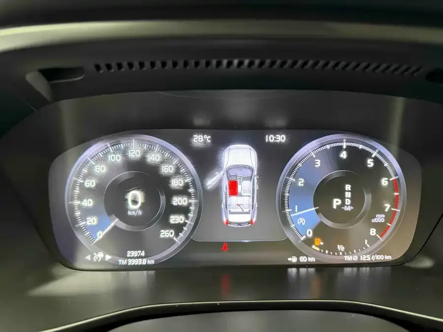 Volvo XC40 2022 T4 four-wheel drive Zhiyuan luxury version 2022 — миниатюра 4