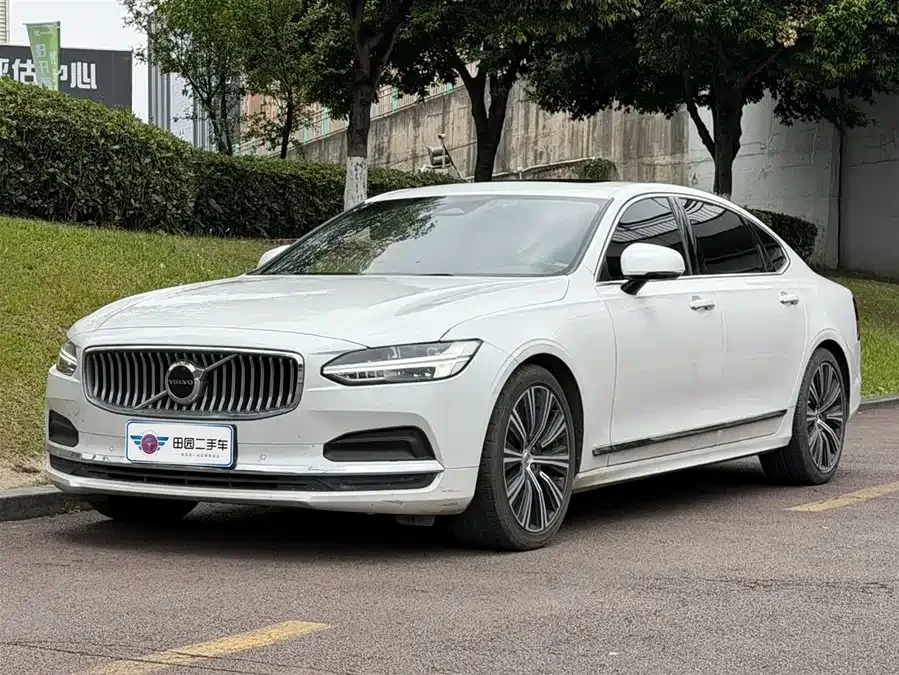 Volvo S90 2022
