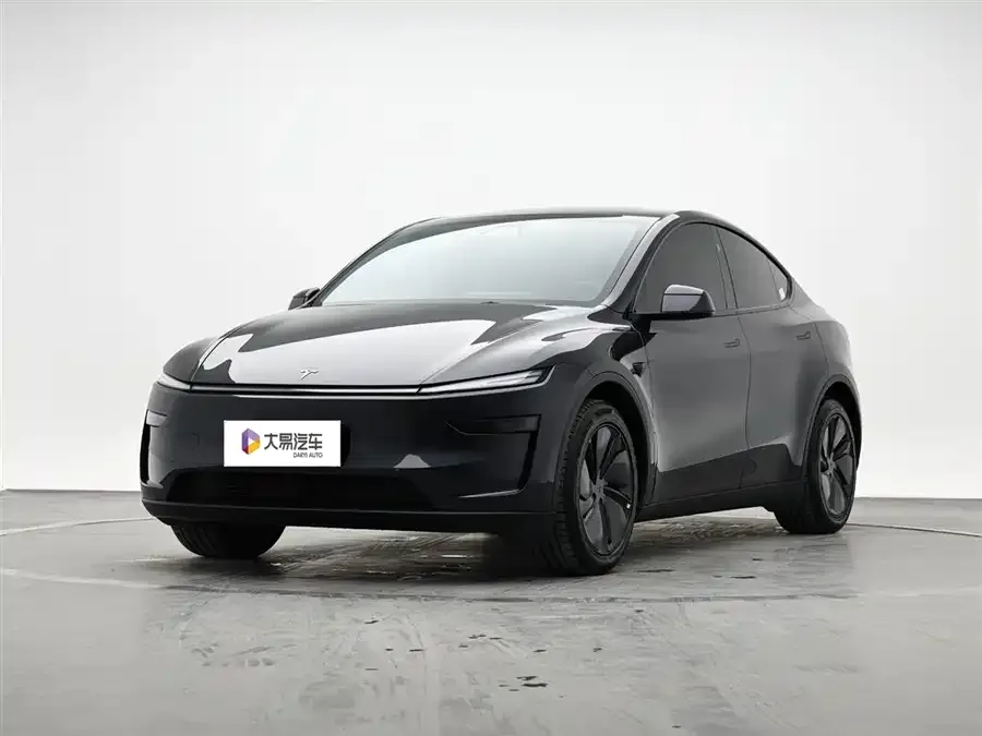 Tesla Model Y 2025