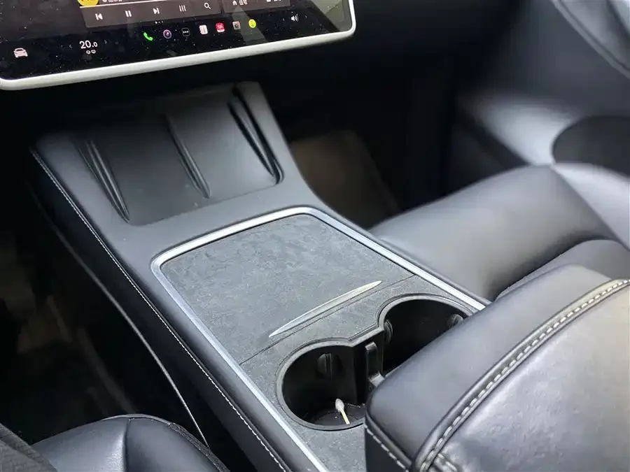 Tesla Model Y Model Y 2024 rear-wheel drive version 2025 — миниатюра 3