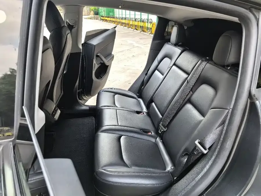 Tesla Model Y Model Y 2024 rear-wheel drive version 2024 — миниатюра 5