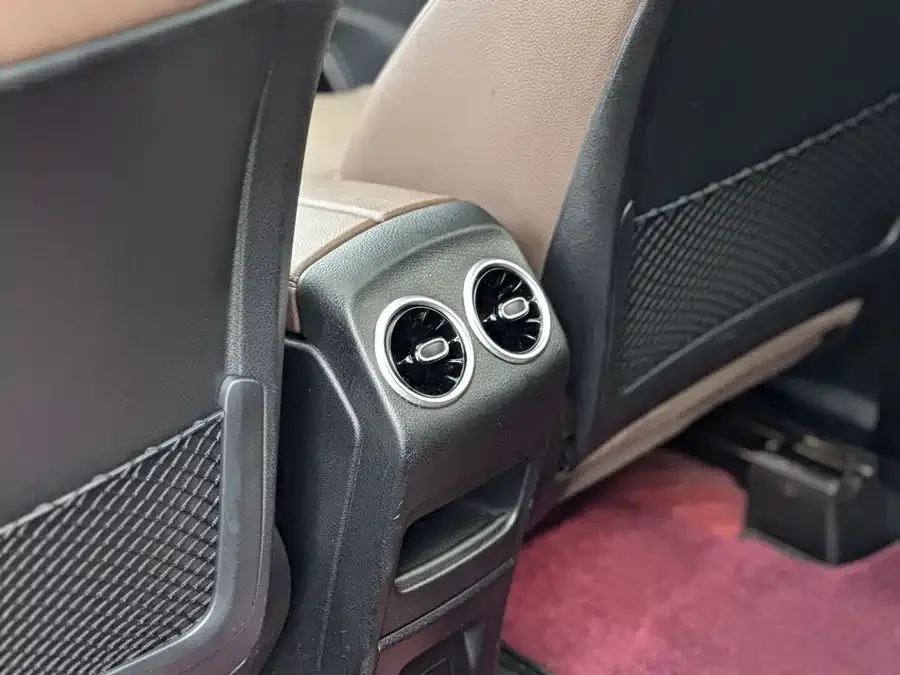 Mercedes-Benz GLB-Class Mercedes-Benz GLB 2023 GLB 220 Dynamic 2023 — миниатюра 4