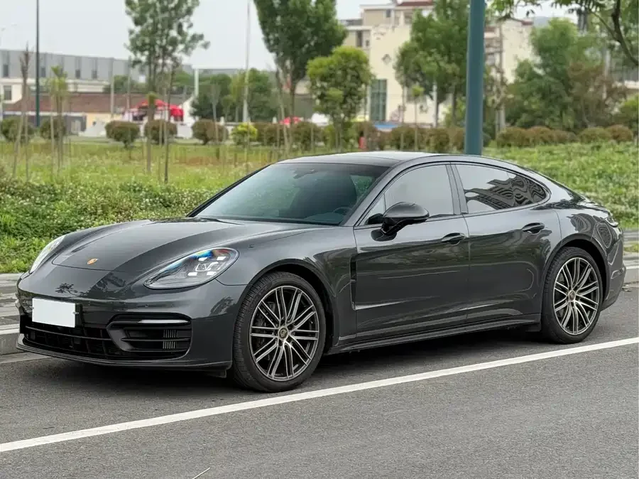 Porsche Panamera 2022