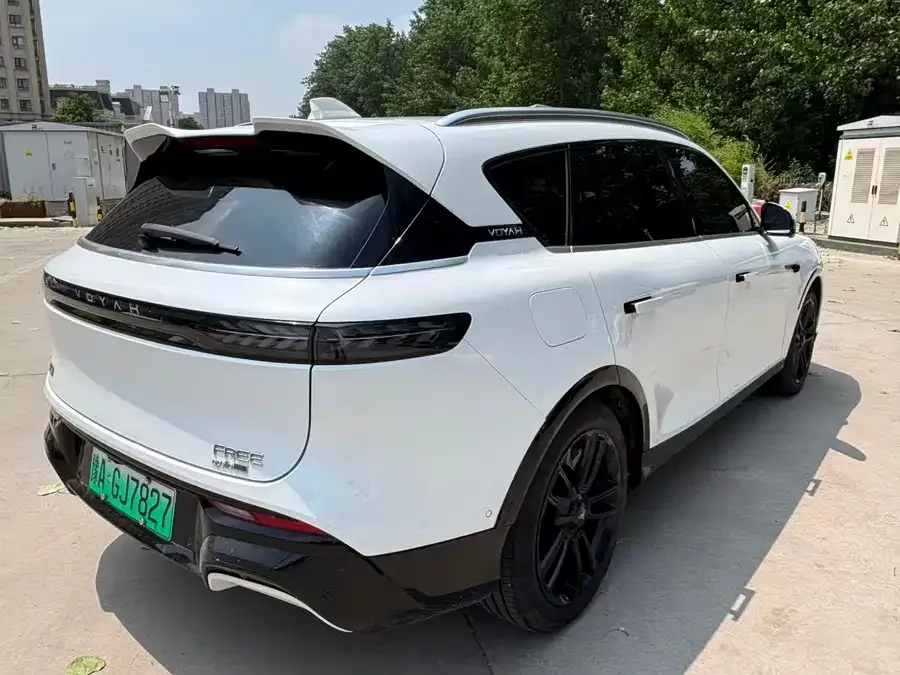 Voyah Lantu FREE Lantu FREE 2024 ultra-long battery life smart driving version 2023 — миниатюра 3