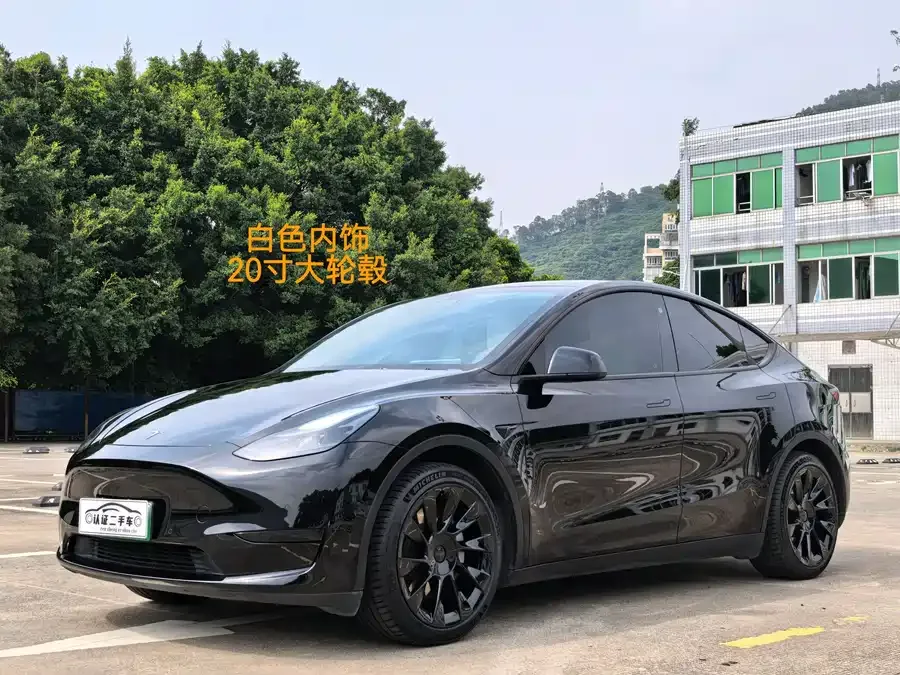 Tesla Model Y 2022